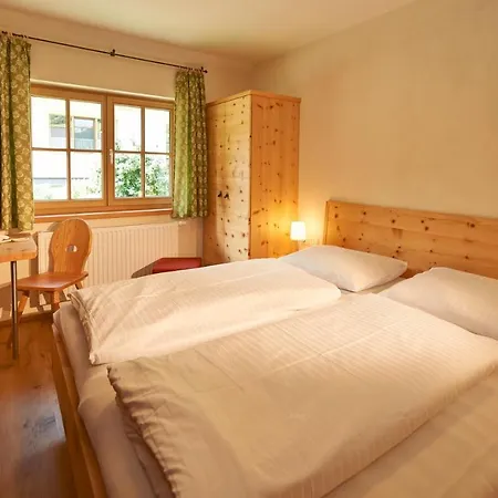 Blasiwirt בית הארחה 3*